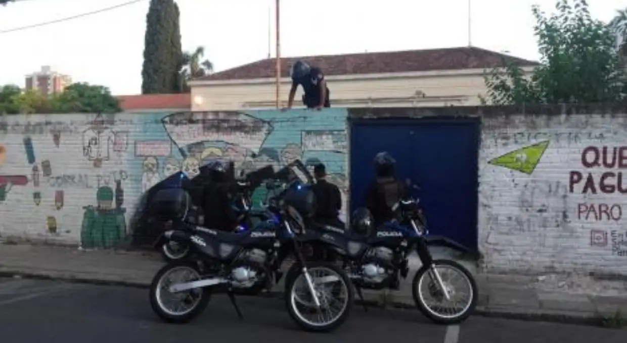 Robo en el Colegio Nacional “Simón de Iriondo”