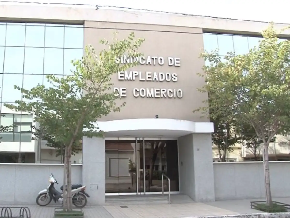 Cierran paritaria de empleados de comercio: 20% en dos cuotas y  cláusula gatillo según inflación
