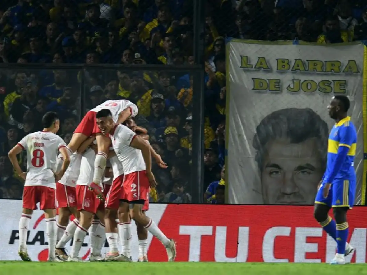 Boca sufrió otro golpe en La Bombonera: perdió con Estudiantes y se fue silbado