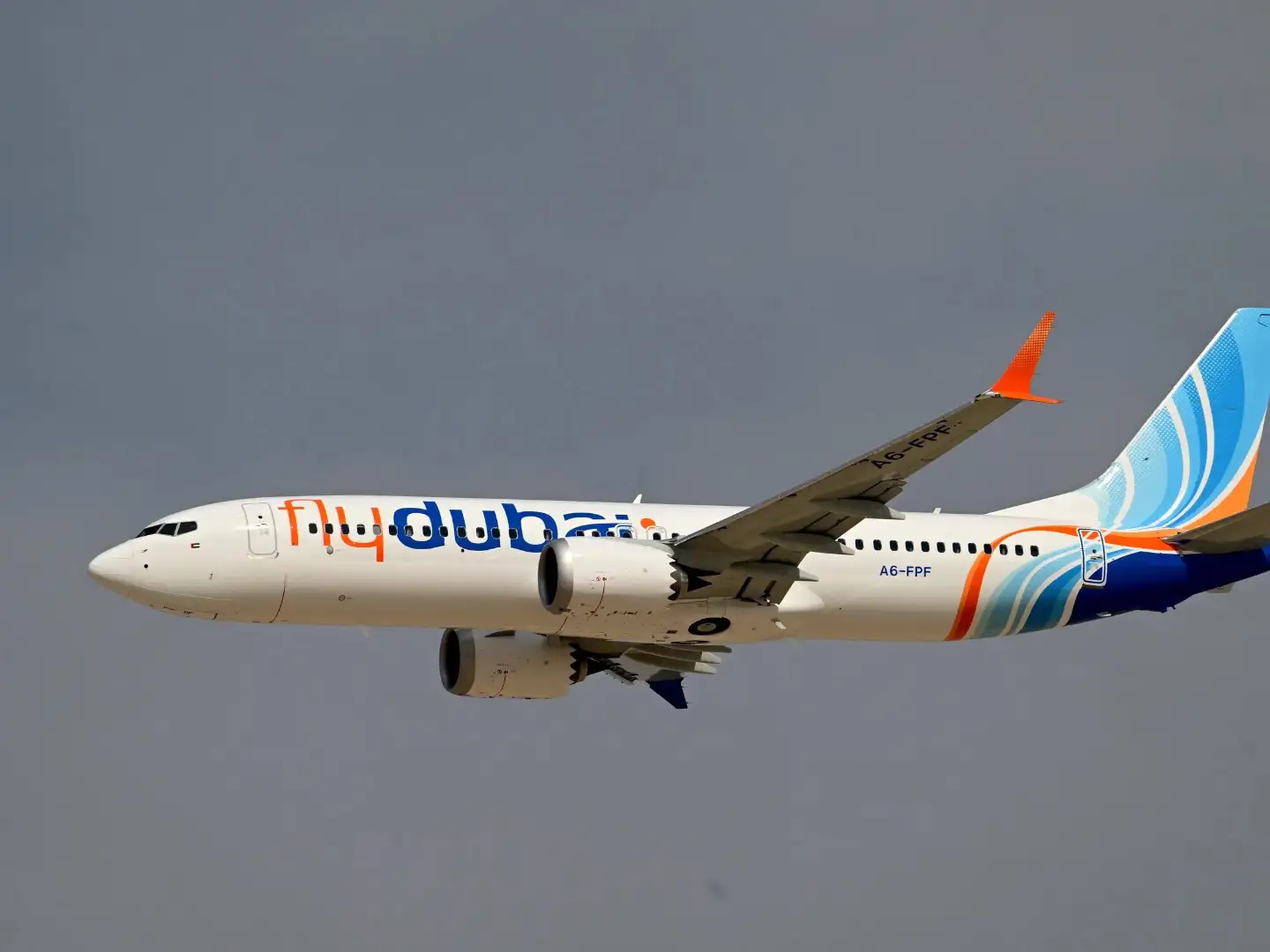 Pánico en un vuelo a Tel Aviv: aterrizaje de emergencia tras una pelea en la cabina