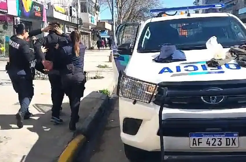 Robó dos jeans un ladrón que venía cometiendo delitos en comercios