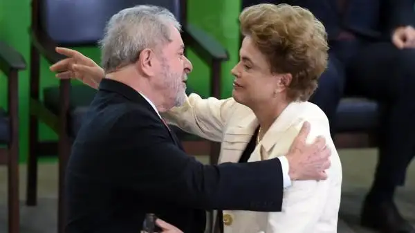 Rousseff reveló que “Lula será candidato a presidente”
