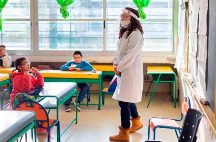 La Provincia inicia el retorno paulatino a las clases presenciales en distritos de bajo riesgo de contagio