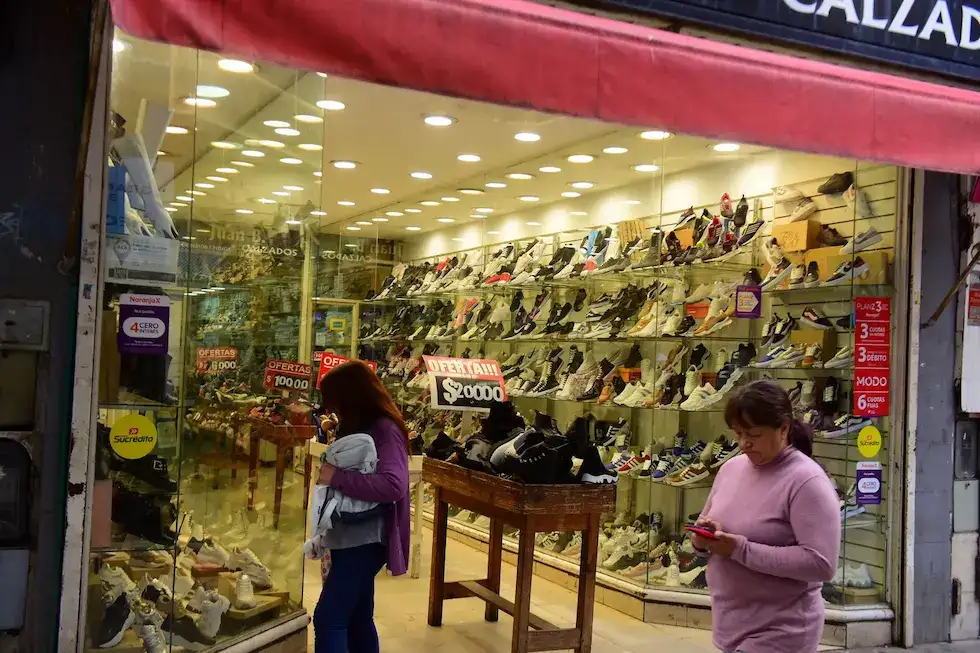 Los datos surgen de un relevamiento que hace la entidad en los corredores comerciales y shopping de la ciudad de Córdoba.