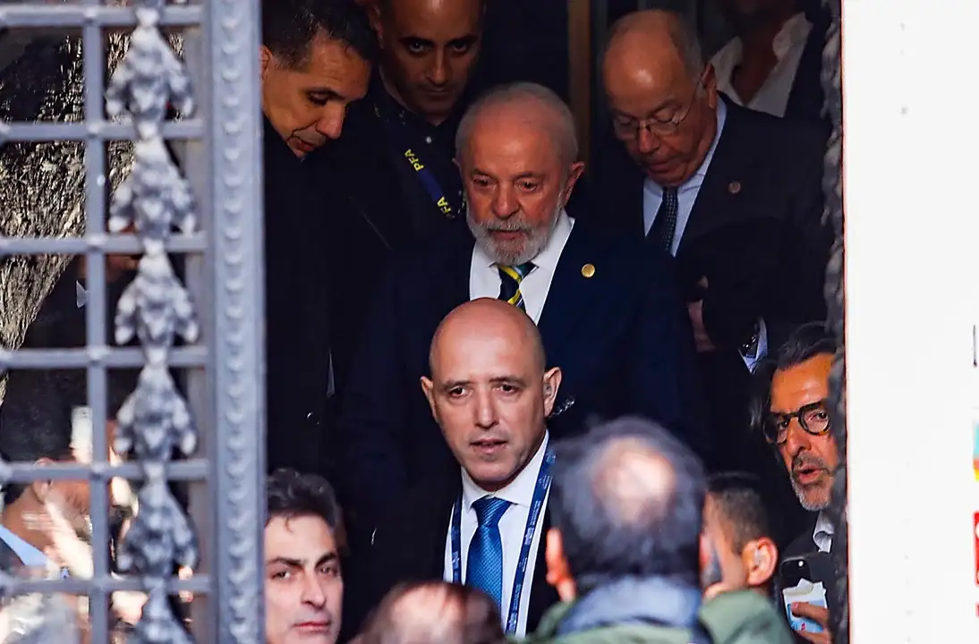 Lula da Silva se retiró del departamento de San José, luego de una hora de reunión con Cristina Kirchner.