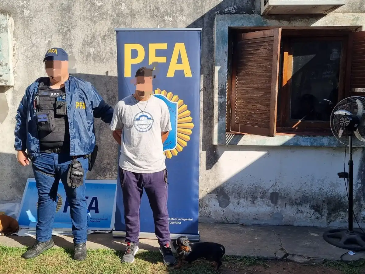 El individuo a cargo del kiosco de drogas fue apresado y alojado en la Comisaría 2°.