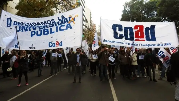 Habrá clases en la UNR el próximo lunes y el martes