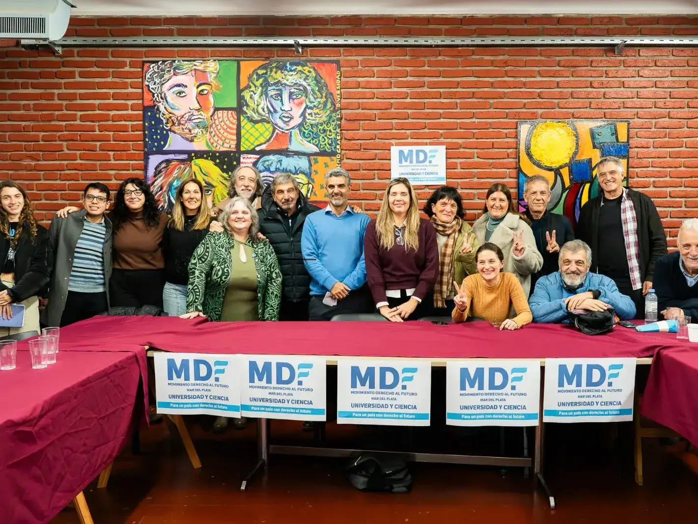 El encuentro tuvo como objetivo presentar y abrir la convocatoria a toda la
comunidad académica y actores políticos que deseen sumarse al Movimiento.