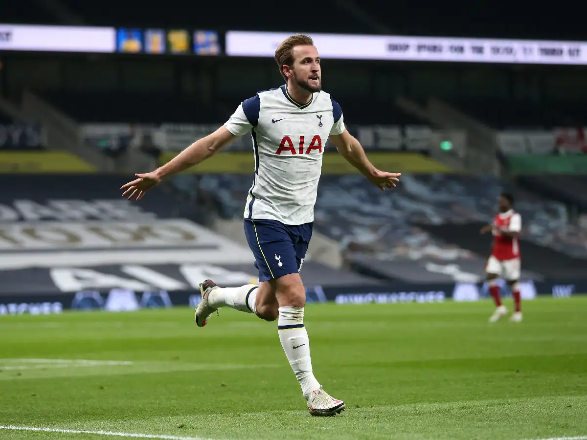 Tottenham se quedó con el clásico londinense