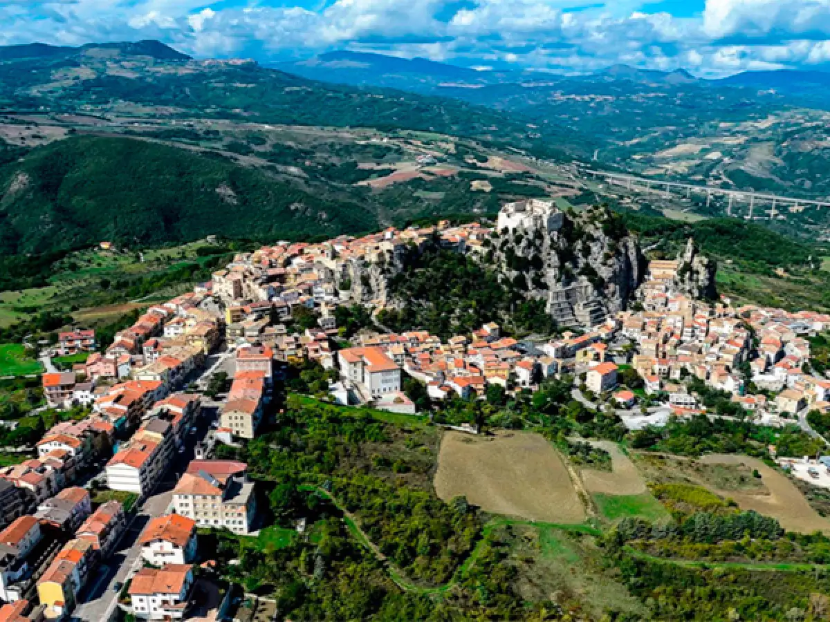 Italia: ofrecen 700 euros mensuales a quienes vayan a vivir a la región de Molise