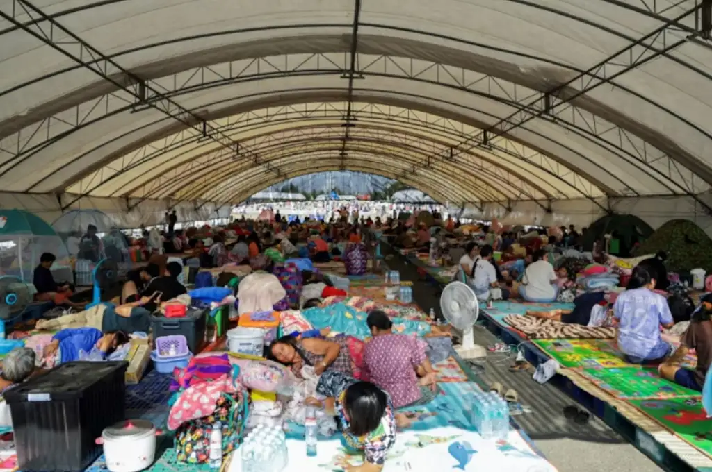 Los enfrentamientos provocaron el desplazamiento de más de medio millón de personas a ambos lados de la frontera (REUTERS/Prajoub Sukprom)
