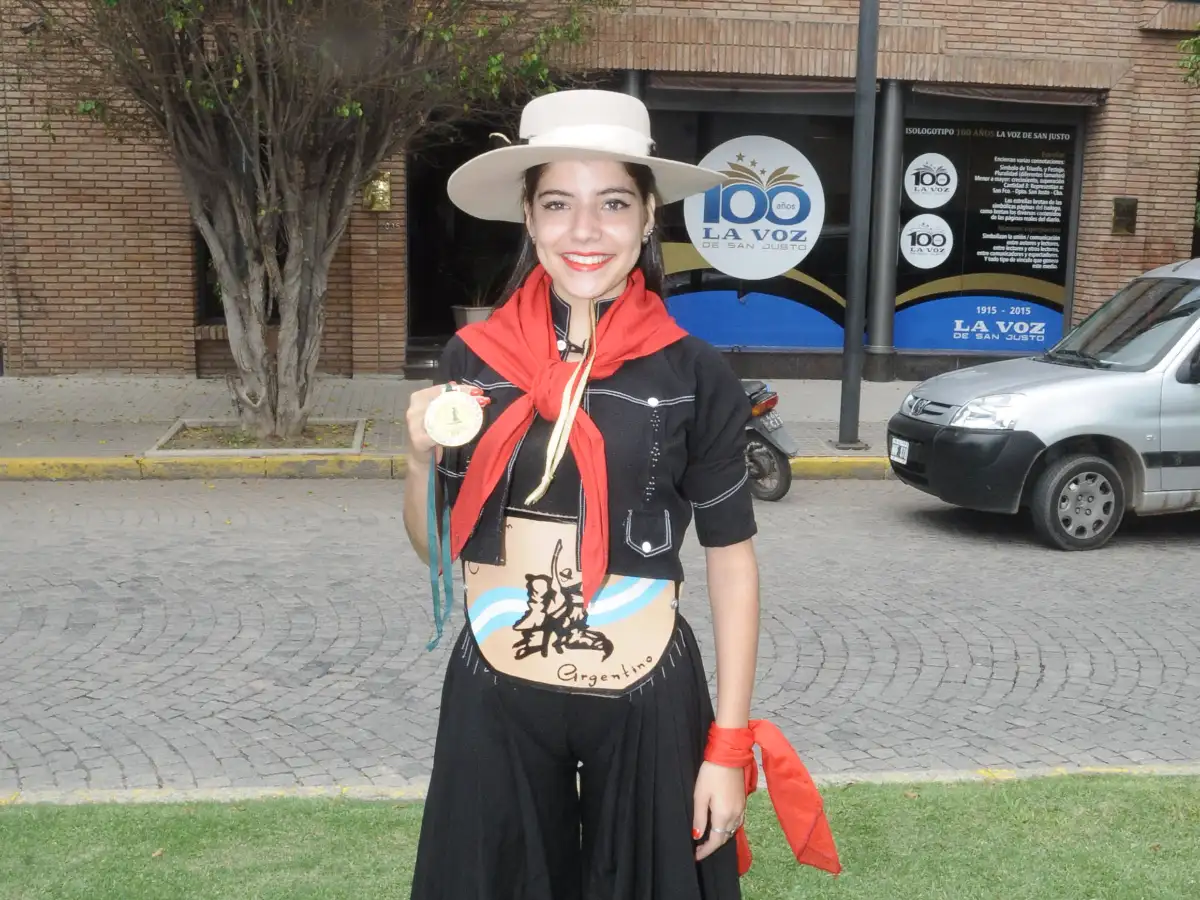 Pisa fuerte: Cielo Ochoa retuvo el título  de Campeona Argentina de Malambo 