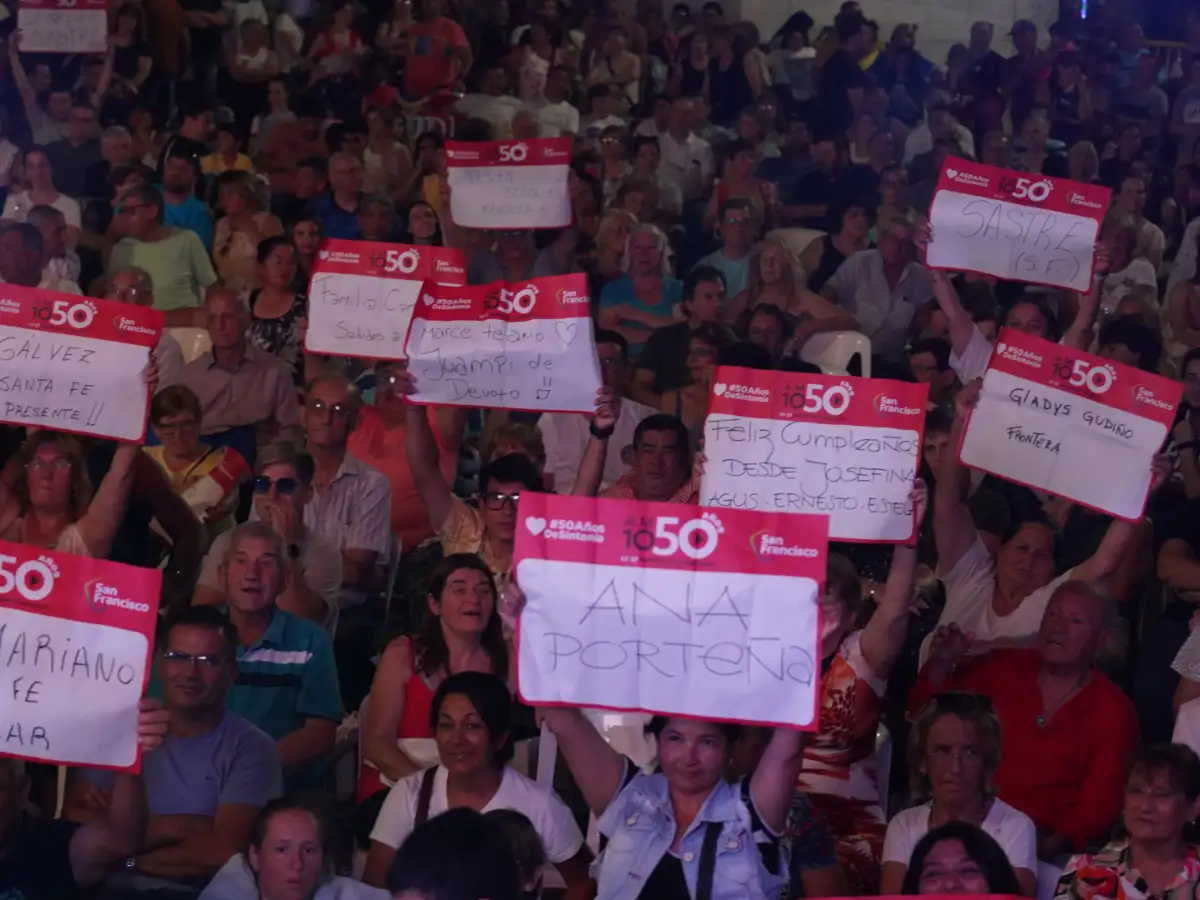 La familia de la AM 1050 hizo vibrar la Plaza Cívica