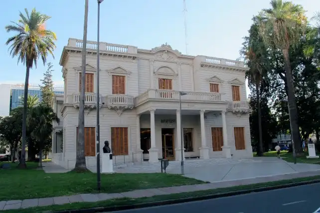 Iapos deberá pagar el tratamiento de fertilidad de una mujer que no tiene pareja