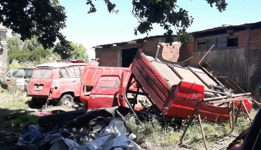 Desbarataron un desarmadero clandestino que funcionaba en Batán