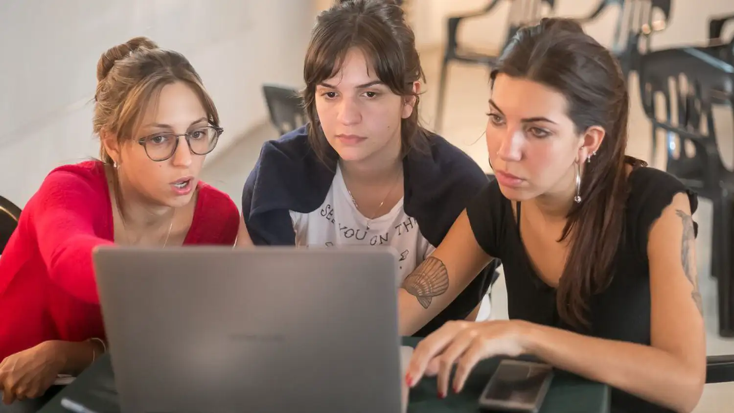 La provincia realizará un “Editatón” de arte y feminismo en Rosario