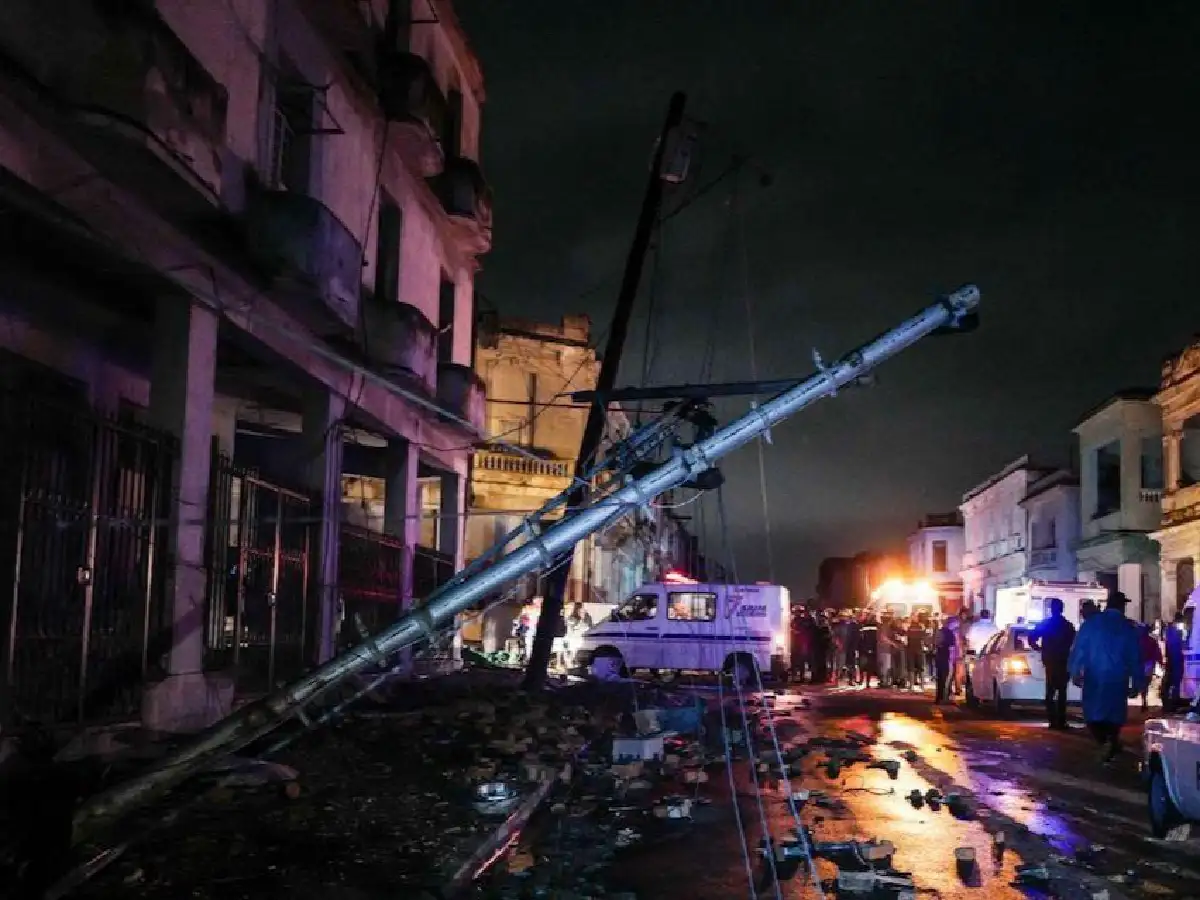 Tres muertos y más de 170 heridos por el paso de un tornado por Cuba
