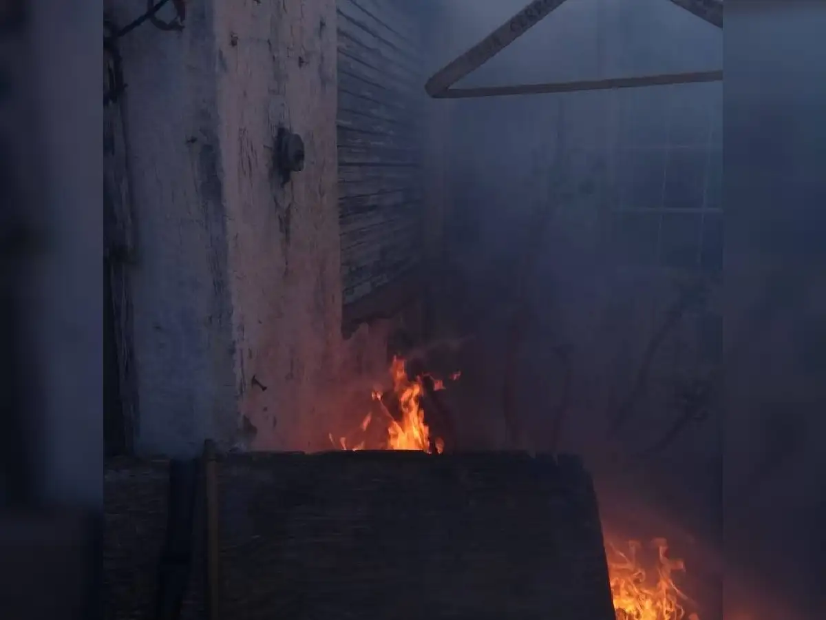 Bomberos sofocaron un incendio en barrio Hospital