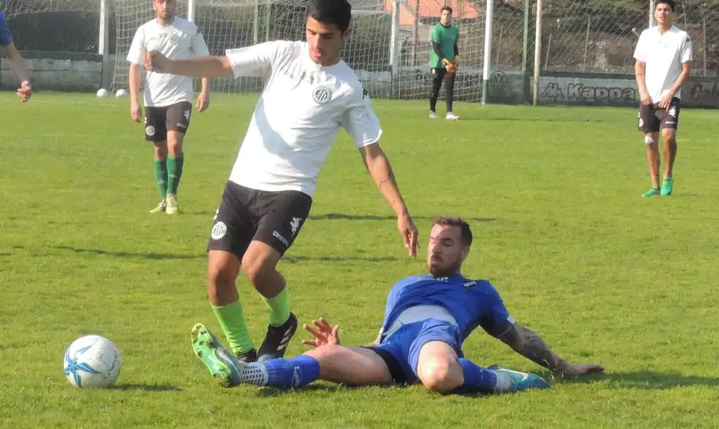 Alvarado se sigue probando en la recta final