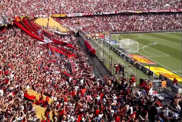 Fútbol: Voto positivo para que vuelvan los visitantes