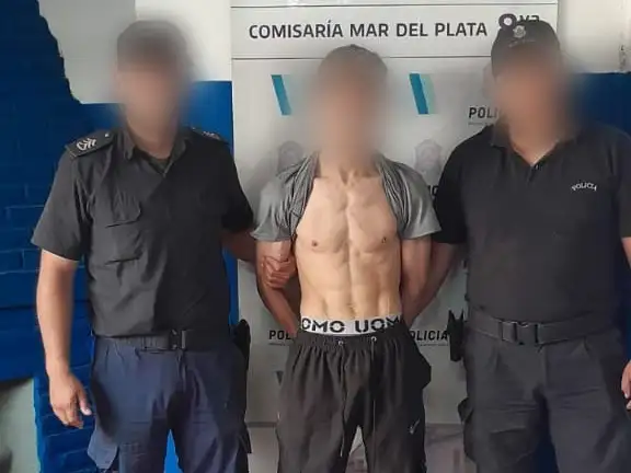 El detenido tenía procesos en curso por abuso de armas, allanamiento por robo, lesiones leves, daños, tentativa de homicidio, tenencia y portación ilegal de arma de fuego, además de una causa por tenencia de estupefacientes.