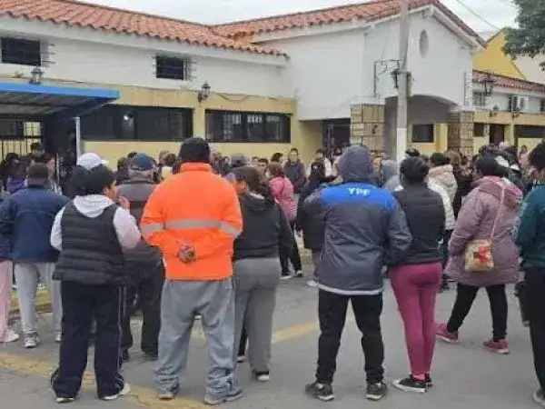 Vecinos de Santa Teresita y San Clemente reclamaron por las tarifas de EDEA: denuncian facturas de hasta mil dólares