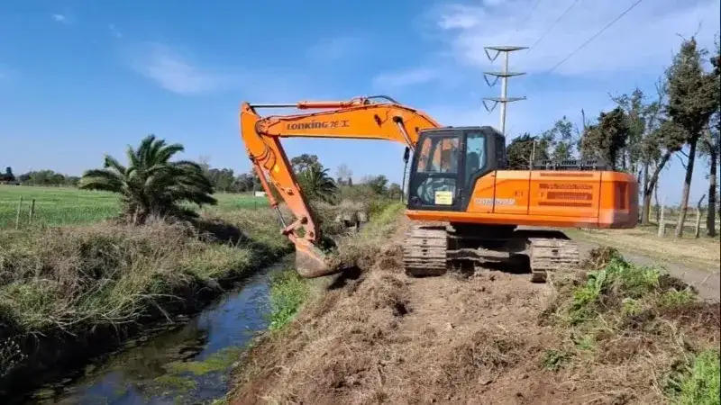 Limpian más de 10 kilómetros de canales para mejorar el escurrimiento en la Cuenca Sur