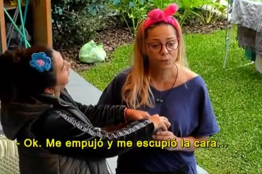 Feroz pelea entre Pincoya y Tamara
