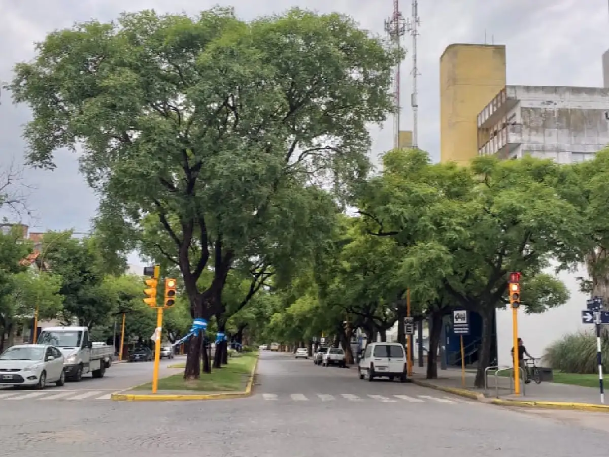 ¡A salir con el paraguas!