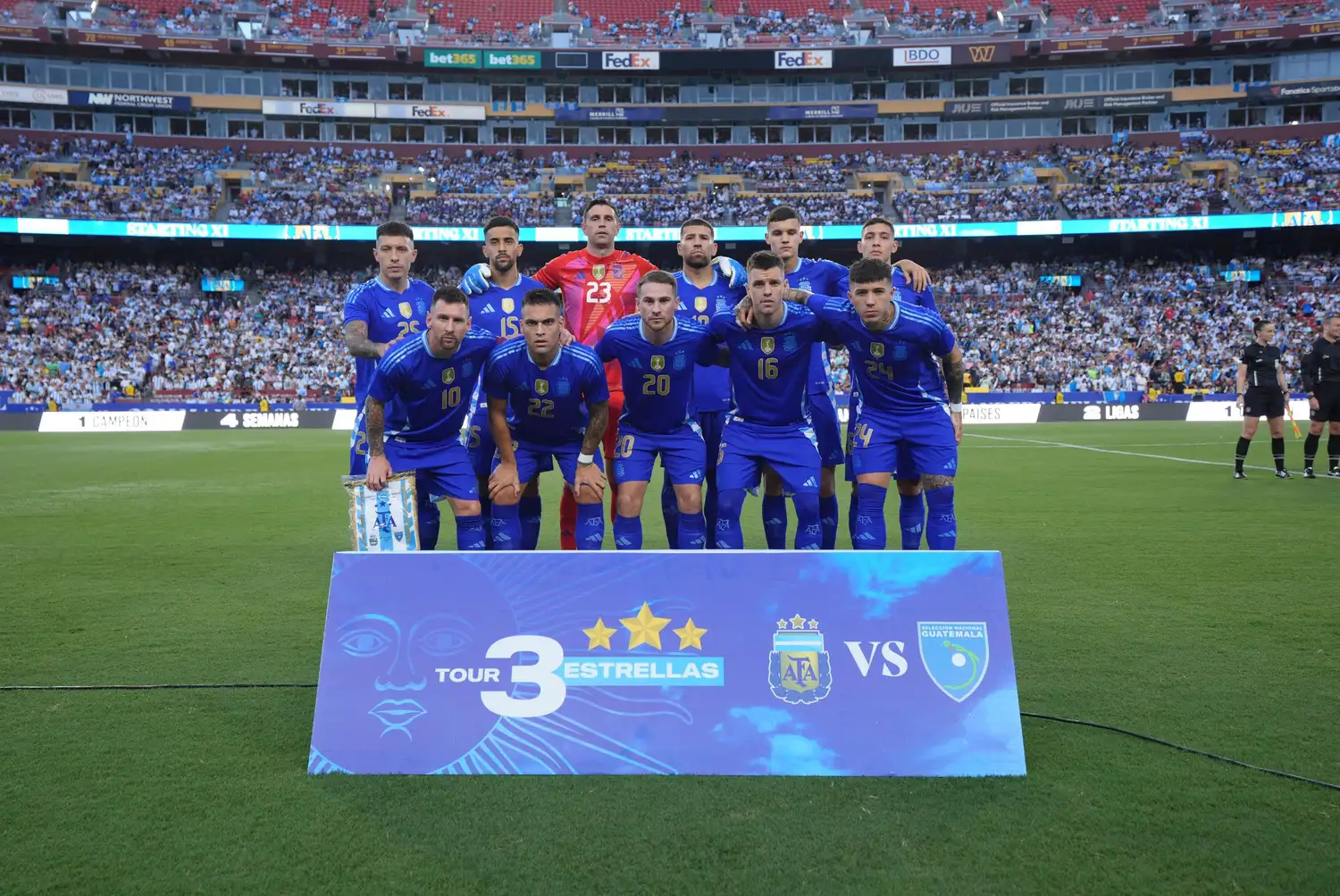 La única vez que Argentina y Canadá se enfrentaron fue en un amistoso previo al Mundial de Sudáfrica, cuando Diego Maradona era el entrenador, que se llevó a cabo el 24 de mayo de 2010 y la Albiceleste se llevó una victoria por 5-0.