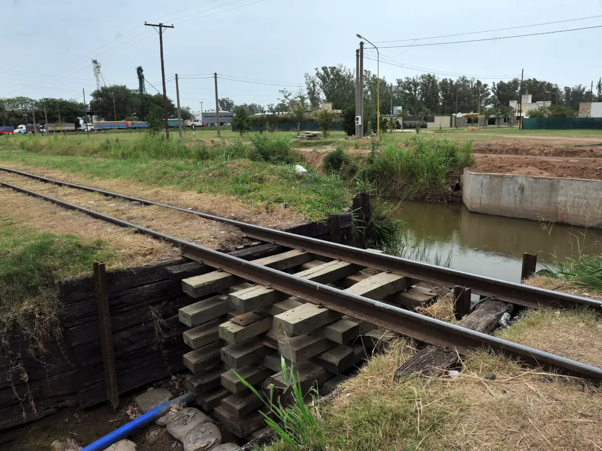 Obra paralizada pone en riesgo de accidentes 