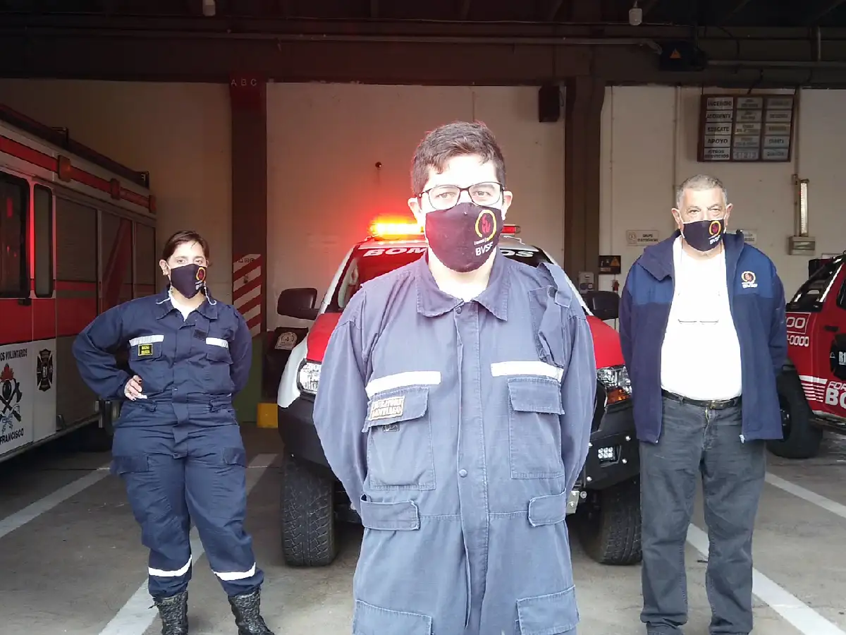 Bomberos y también  cuarteleros: la institución  se reinventa en pandemia 