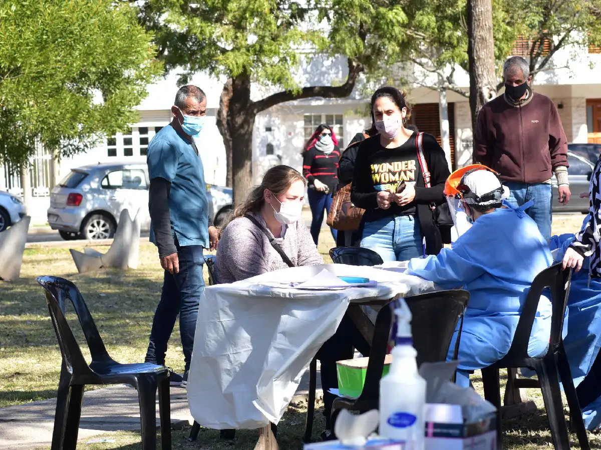 Ante el regreso a las clases presenciales, docentes concurrieron a hisoparse   
