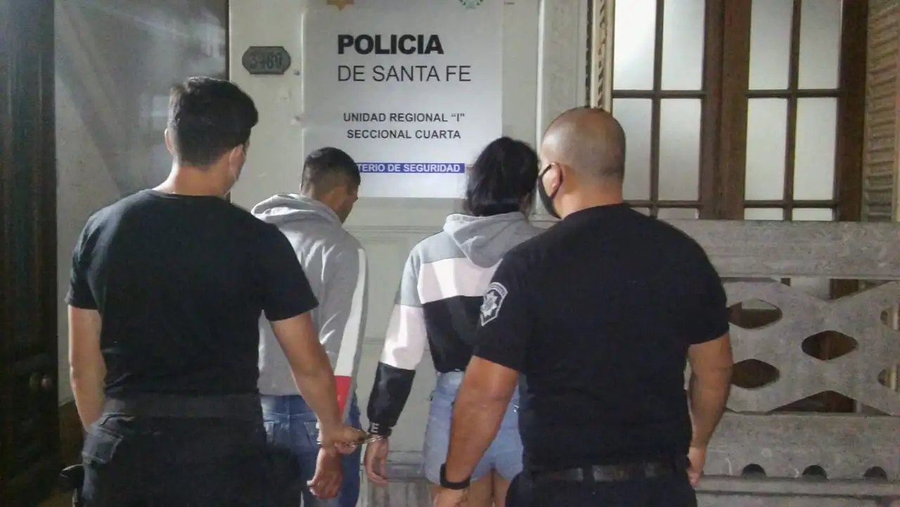 En barrio Roma detuvieron a dos “motochorros”