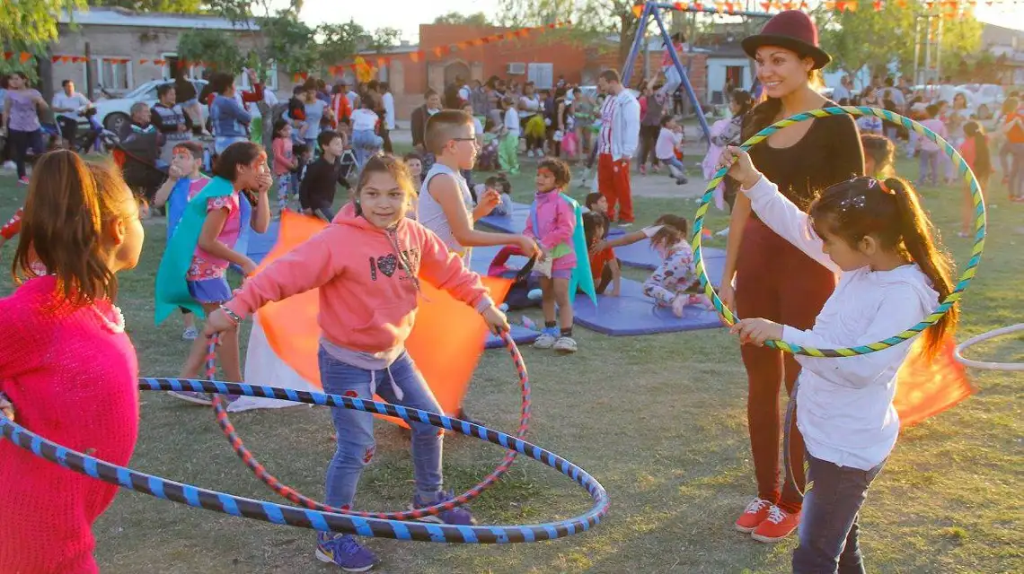 Somos Barrio llega a Los Hornos, Villa Hipódromo y Alto Verde