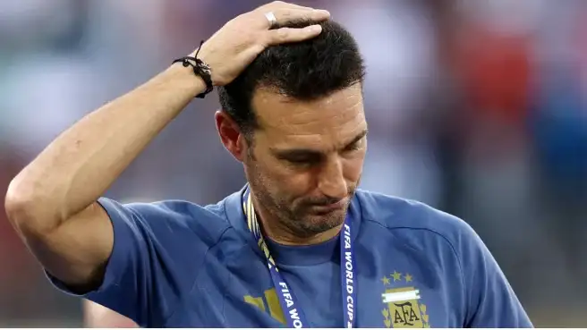 El entrenador tiene contrato hasta el 30 de diciembre y su futuro quedó en suspenso después de la derrota en la final del Mundial