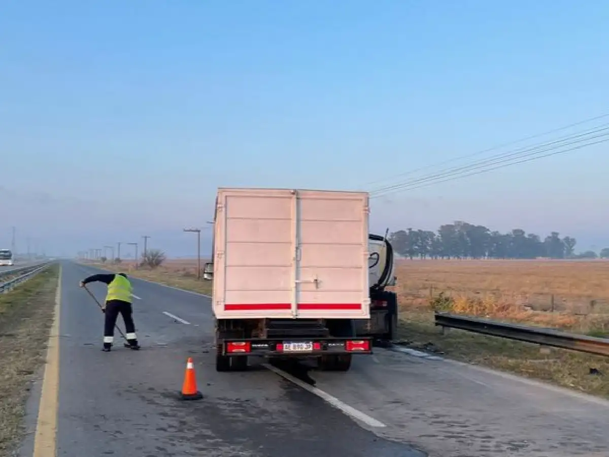 Dos heridos tras violento choque entre camiones en ruta 36