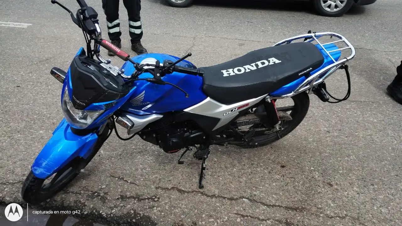 Motociclista accidentado tras intentar esquivar a un perro.