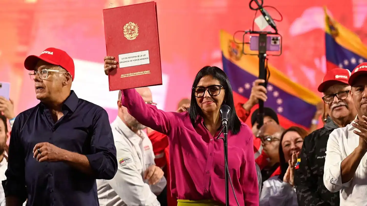 La presidenta encargada de Venezuela, Delcy Rodríguez, participó en una concentración en apoyo a la reforma de la principal ley petrolera del país en Caracas el 29 de enero de 2026. (Foto: Maxwell Briceno/REUTERS)
