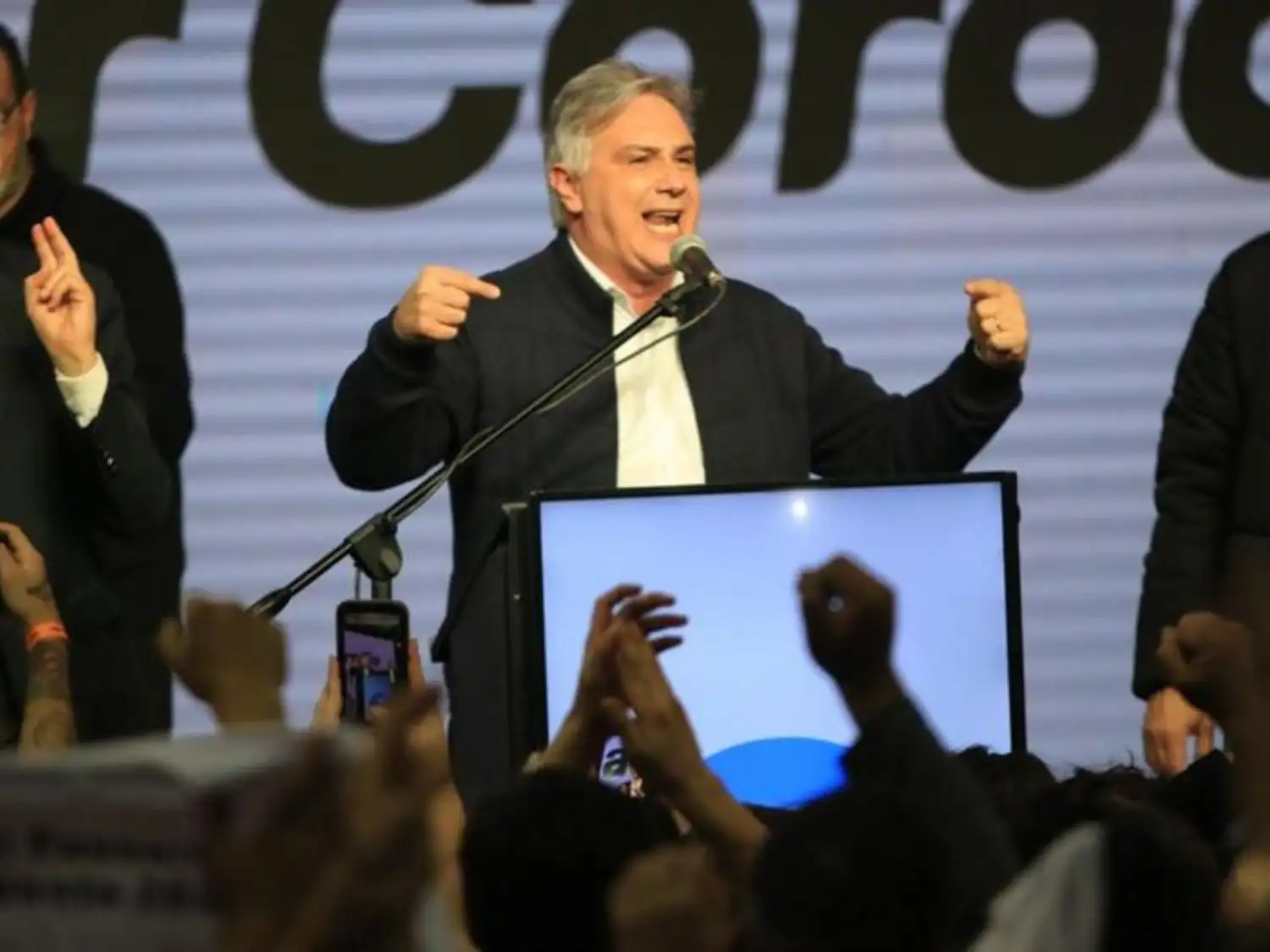 "Basta de que nos digan qué hacer los pituquitos de Recoleta". El discurso de Martín Llaryora que encendió la polémica. .