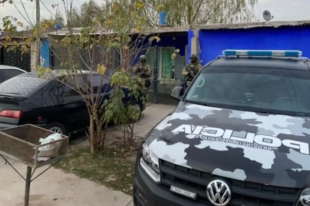 Jefe de la policía detenido por recibir $50 mil para liberar al miembro de una banda