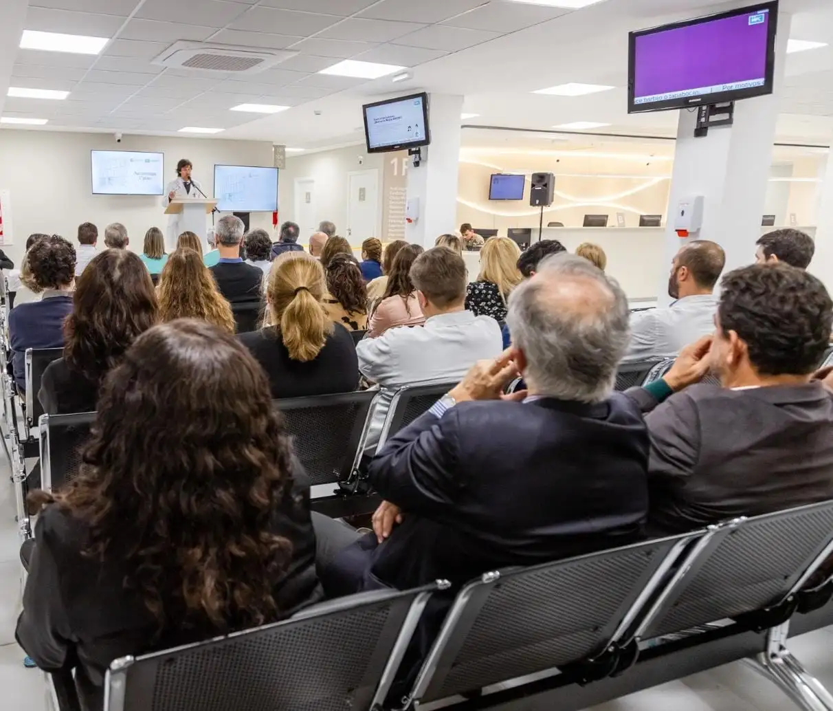 Este nuevo sector cuenta con 24 consultorios para brindar atención ambulatoria en más de 10 especialidades.