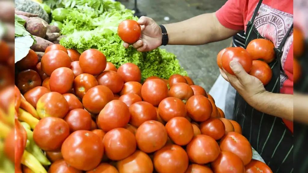 Tomates y bananas con precios por las nubes