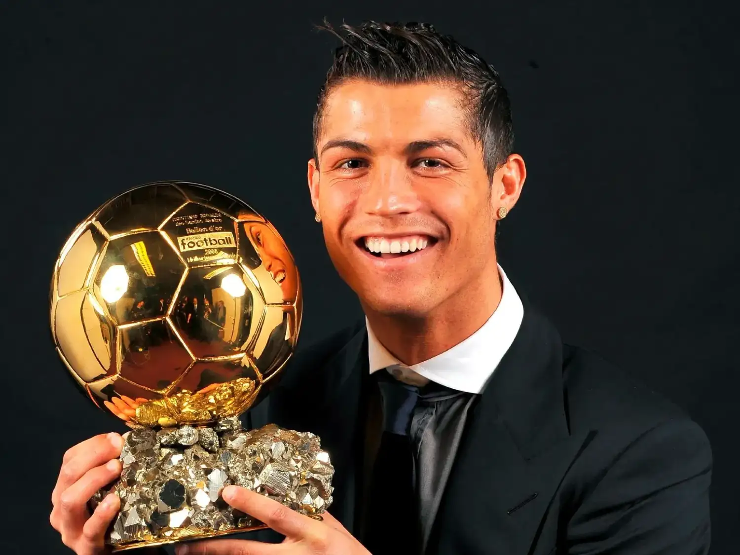 El balón de oro del 2008 obtenido por Ronaldo fue elegido como el mejor de la historia.