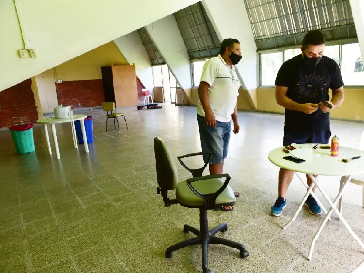 Covid: de la cantidad  de personas que se  hisopa un 23% da positivo  