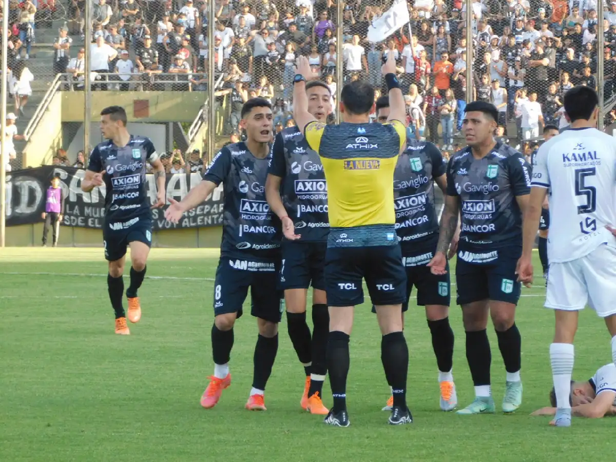 Video: Así fue la batalla campal entre los jugadores de Sportivo y Central