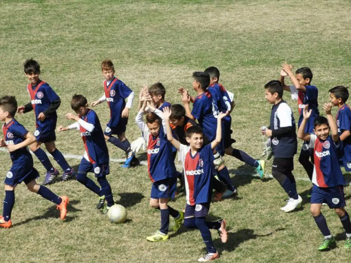 Liga Regional: Disputan semifinales de inferiores