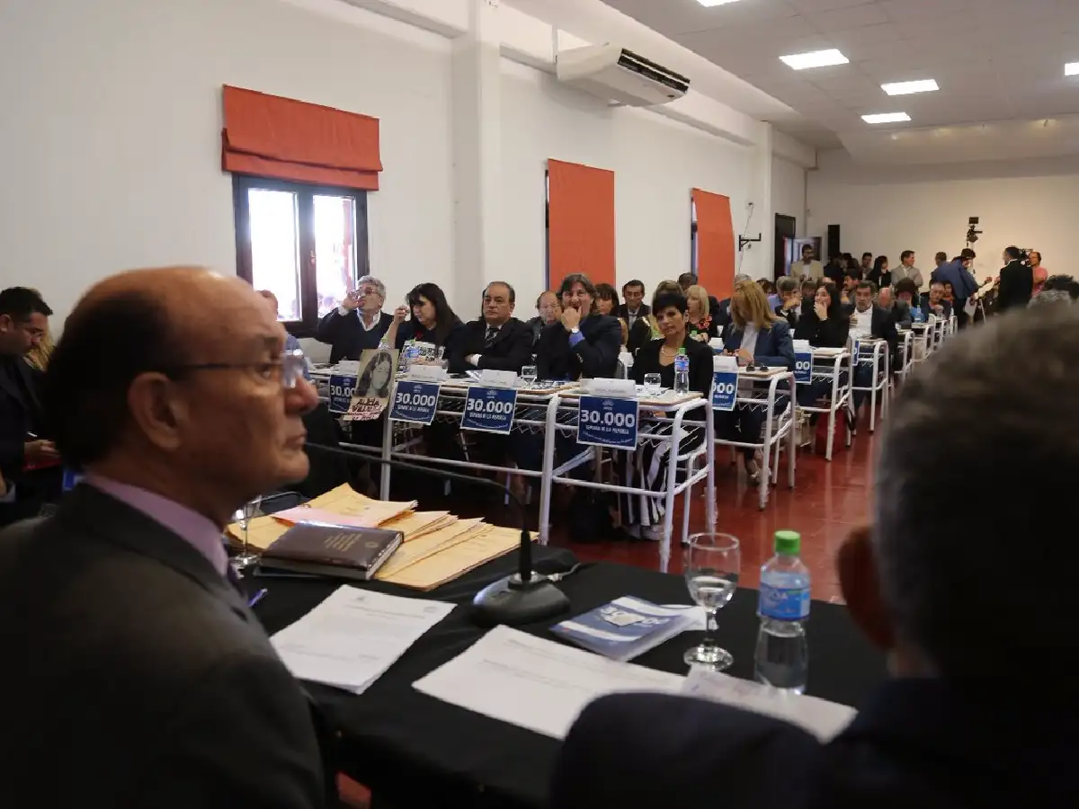 La Legislatura de Córdoba sesionó por primera vez en "La Perla"