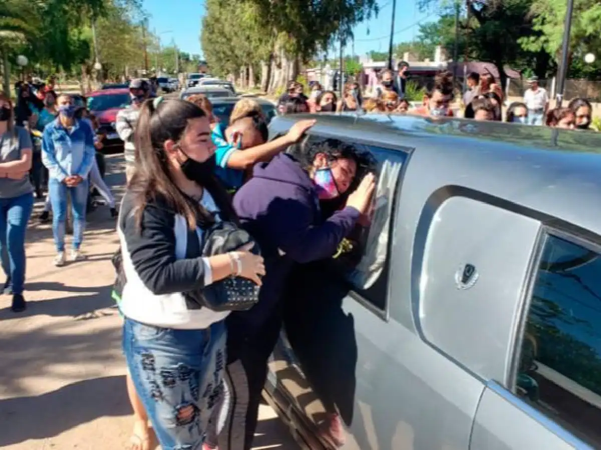 Desgarrador últi,o adiós a Joaquín: “Mataron a un ángel y lo dejaron tirado como un perro"