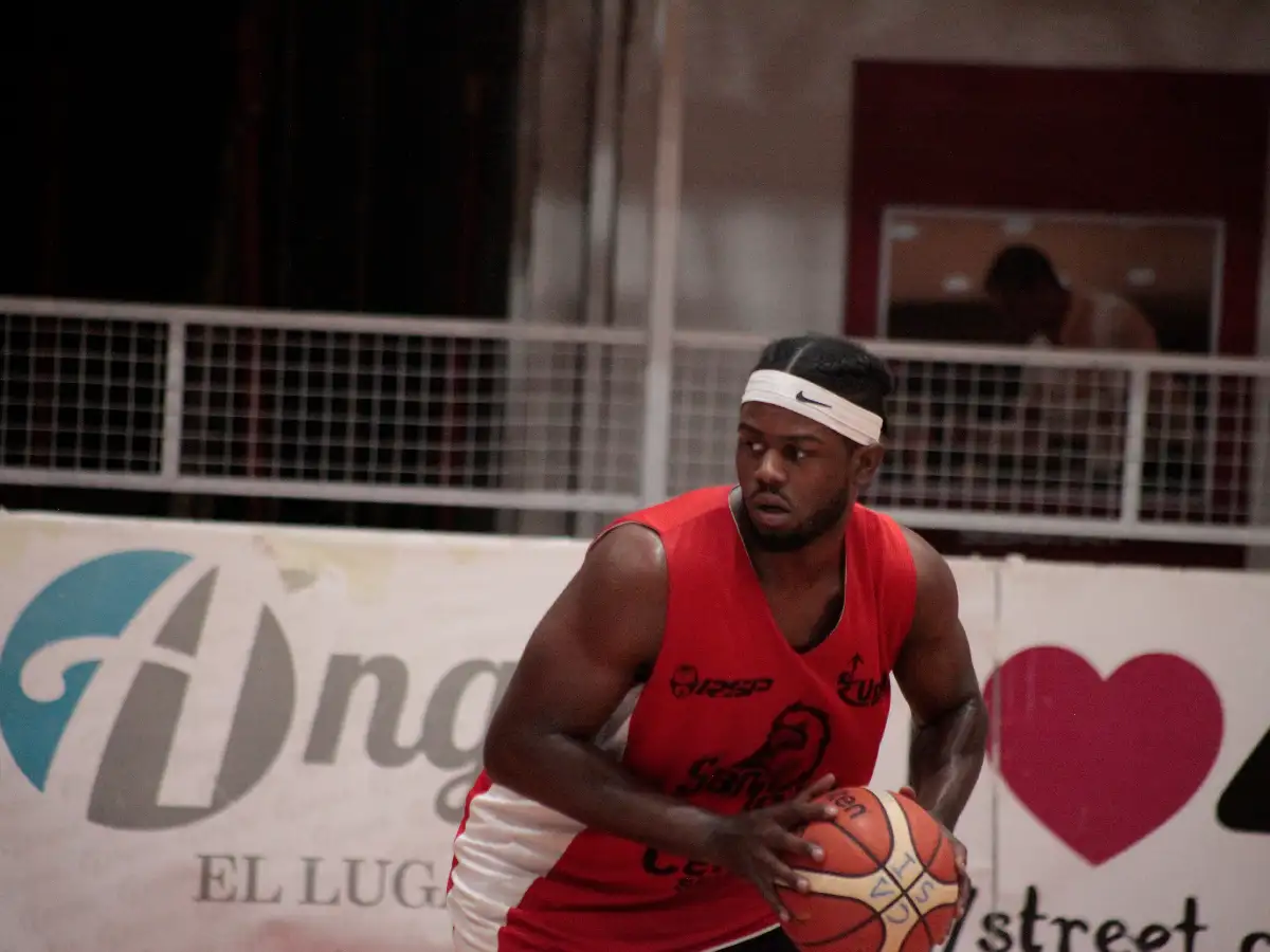 Davon Williams se sumó a San Isidro